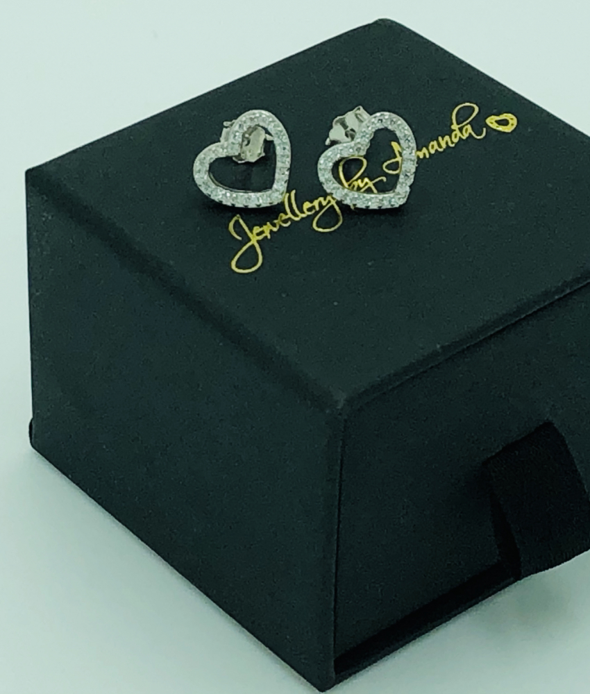 Hjerte ørestikker på vores smykkeæske